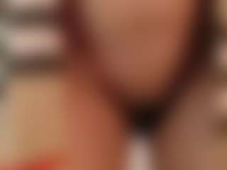 Live cam show with Maia Reficco - Petite on Camsoda