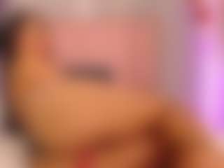 Live cam show with Maia Reficco - Brown Hair on Camsoda