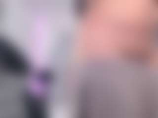 Live cam show with Maia Reficco - Normal on Hubzter Live