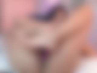 Live cam show with Maia Reficco - Athletic on CamwithHer