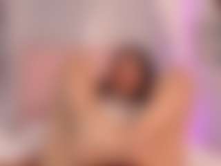 Live cam show with Maia Reficco - Average on UwU Esports
