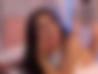 Live cam show with Maia Reficco - Striptease on live18s.com