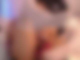 Live cam show with Maia Reficco - Athletic on Camming Site