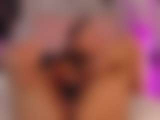 Live cam show with Maia Reficco - Shaved Pussy on Camsoda