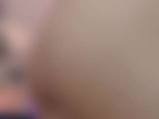 Live cam show with Maia Reficco - Brown Eyes Teen (18+) on CamwithHer