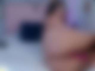 Live cam show with Maia Reficco - Amateur Brown Hair on Gym Cam Girls