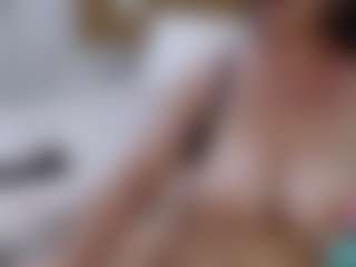 ShadeofPink MILF webcam performer live streaming