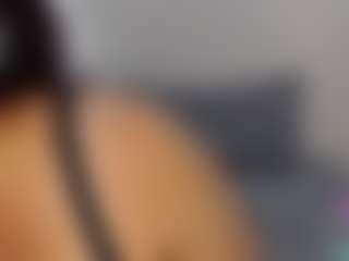ShadeofPink MILF webcam performer live streaming