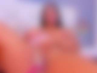 Live cam show with VALERY DUGLASS - Curvy on Pornisteam.com