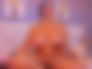 VALERY DUGLASS's Live Sex Cam Show
