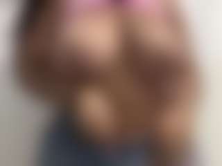 VALERY DUGLASS's Live Sex Cam Show