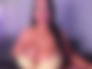 VALERY DUGLASS's Live Sex Cam Show