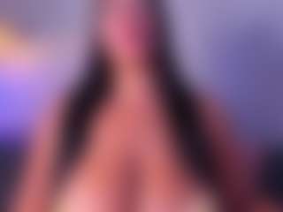 VALERY DUGLASS's Live Sex Cam Show