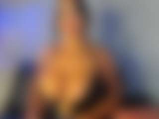 VALERY DUGLASS's Live Sex Cam Show