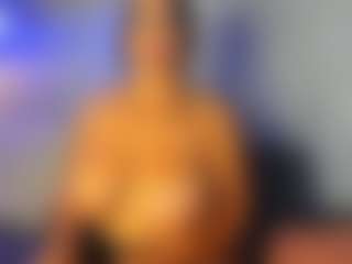 VALERY DUGLASS's Live Sex Cam Show