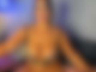 VALERY DUGLASS's Live Sex Cam Show