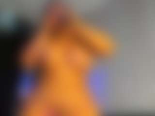 VALERY DUGLASS's Live Sex Cam Show