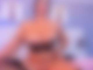 VALERY DUGLASS's Live Sex Cam Show