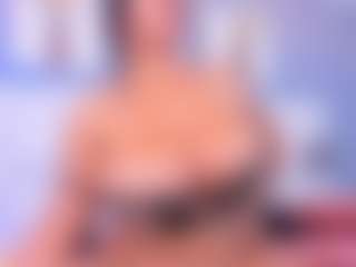 VALERY DUGLASS's Live Sex Cam Show