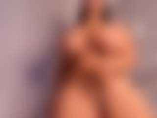 VALERY DUGLASS's Live Sex Cam Show