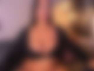 VALERY DUGLASS's Live Sex Cam Show