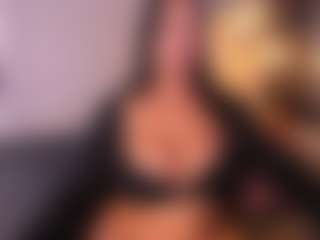 VALERY DUGLASS's Live Sex Cam Show