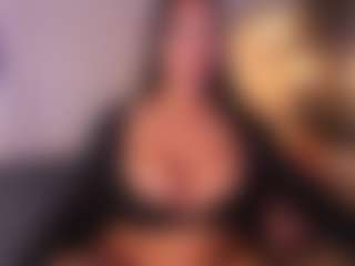 VALERY DUGLASS's Live Sex Cam Show