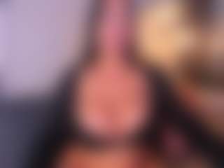 VALERY DUGLASS's Live Sex Cam Show