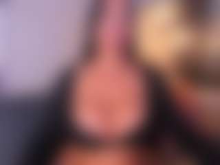 VALERY DUGLASS's Live Sex Cam Show