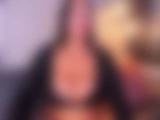 VALERY DUGLASS's Live Sex Cam Show