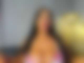 VALERY DUGLASS's Live Sex Cam Show