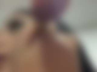 VALERY DUGLASS's Live Sex Cam Show