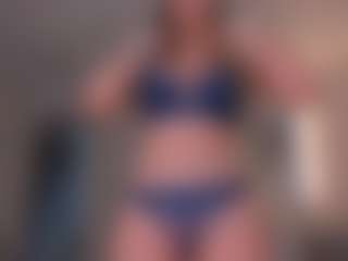 Live cam show with Chloe Preston - Petite on Camsoda