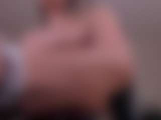 Live cam show with Chloe Preston - Small Ass on 1on1-livenow