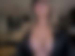 Live cam show with Chloe Preston - Tease Curvy on makecum.org