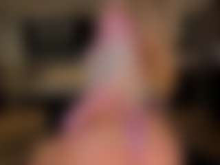 Live cam show with Chloe Preston - Brown Hair Petite on studioflirtlive.com