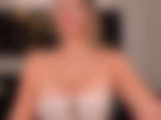 Live cam show with Chloe Preston - Brown Hair Teen (18+) on Camsoda