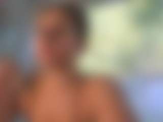 Live cam show with Ella-Vee - HD on TeamSkeetLive