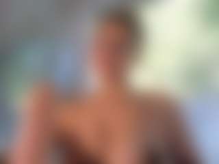 Ella-Vee's Live Sex Cam Show