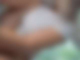 Live cam show with Ella-Vee - Average on CSO-WL