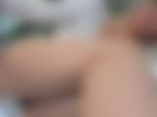Live cam show with Ella-Vee - Arab Young Adult on Camsoda