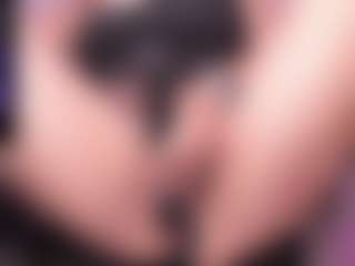 Live cam show with KateMoorex - Bedroom MILF on Cam Slut