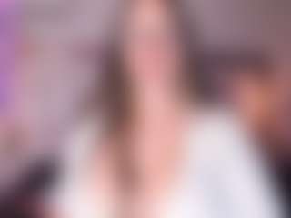 Live cam show with Kate Moorex - Fingers on Camsoda