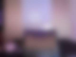 Live cam show with Kate Moorex - Flashing on madthumbs