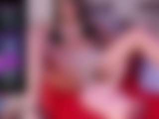 Live cam show with Kate Moorex - Brown Eyes MILF on Gym Cam Girls