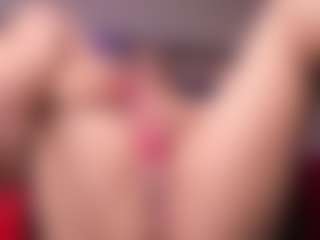 Live cam show with Kate Moorex - Bedroom MILF on xxxlivecams.org