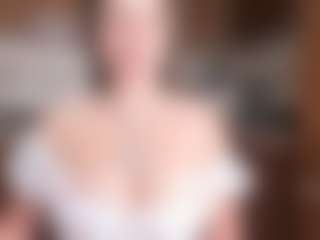 Live cam show with Kate Moorex - Dildo Or Vibrator on CamwithHer