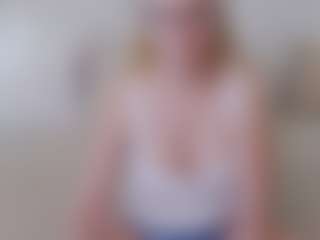 MissBlondy's Live Sex Cam Show