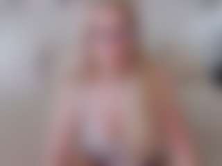 MissBlondy's Live Sex Cam Show