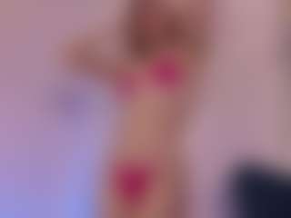 Live cam show with MissSquirtling - Butt Plug on Camsoda